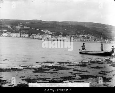 [Una vista di Aberdyfi da Penrhyn] [GRAPHIC].. 1 negativi : vetro, piastra a secco, b&W ; 16,5 x 21,5 cm. circa 1885. Thomas, Giovanni, 47 una vista di Aberdyfi da Penrhyn NLW3360966 Foto Stock