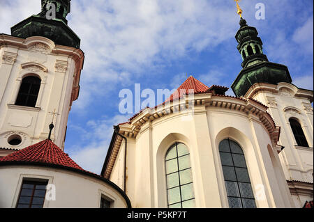 Roofline di Strahovsky (Strahov) Nadvore monastero o Klaster, a Praga, Repubblica Ceca. Conosciuta anche come la Basilica e dell'Assunzione di Nostra Signora. Foto Stock