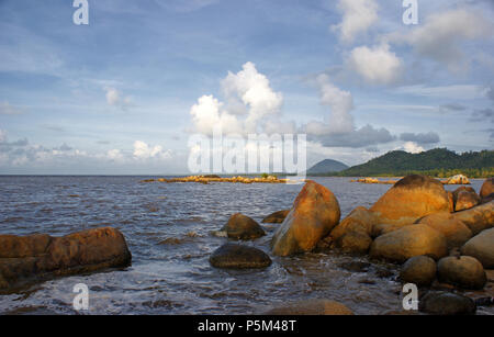 Pantai Batu Burung Beach, Singkawang, West Kalimantan, Indonesia Foto Stock