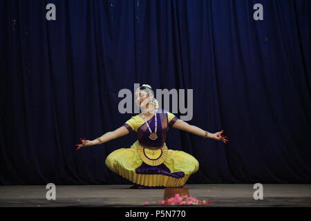Bharathya natyam è uno dei classici forme di danza di india dallo Stato Tamil Nadu.it è popolare non solo in India ma per il mondo intero Foto Stock