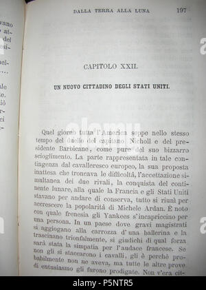 N/A. Foto del libro 'Dalla Terra alla Luna", stampata nel 1880. . Jules Verne (1828-1905) nomi alternativi Jules Gabriel Verne Descrizione lo scrittore francese Data di nascita e morte 8 Febbraio 1828 24 marzo 1905 Luogo di nascita e morte Nantes Amiens periodo di lavoro 1850- competente controllo : Q33977 VIAF:76323989 ISNI:0000 0001 2140 0562 ULAN:500253402 LCCN:N79064013 NLA:35580378 WorldCat 407 Dalla Terra alla Luna - 197 Foto Stock