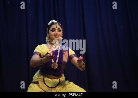 Bharathya natyam è uno dei classici forme di danza di india dallo Stato Tamil Nadu.it è popolare non solo in India ma per il mondo intero Foto Stock
