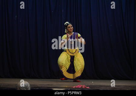 Bharathya natyam è uno dei classici forme di danza di india dallo Stato Tamil Nadu.it è popolare non solo in India ma per il mondo intero Foto Stock