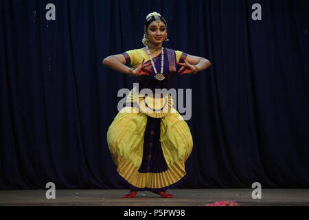 Bharathya natyam è uno dei classici forme di danza di india dallo Stato Tamil Nadu.it è popolare non solo in India ma per il mondo intero Foto Stock