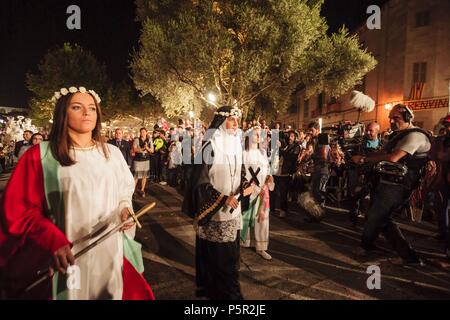 Baile del demonio y la beata, fiestas de la Beata, vinculadas con la beatificación de Sor Caterina Tomàs. Santa Margalida. Mallorca. Islas Baleares. España. Foto Stock