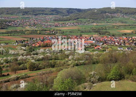 Vista dalla roccia walberla vicino ebermannstadt, forchheim distretto, Alta Franconia, Baviera, Germania Foto Stock