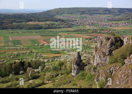 Vista dalla roccia walberla vicino ebermannstadt, forchheim distretto, Alta Franconia, Baviera, Germania Foto Stock