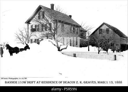 N/A. Titolo Blizzard di marzo 1888 - Banner Snow Drift a residenza del diacono Z.K. Graves creatore francese, J.A., Keene NH oggetto Blizzards - NH - Keene Case - NH - Keene neve - NH - Keene Descrizione Banner Snow Drift a residenza del diacono Z.K. Graves, Keene New Hampshire. 'Fotografato durante la settimana seguente il gran tempesta di Marzo 13, 1888. Molti dei punti di vista sono stati realizzati prima della pala o aratro aveva turbato le derive e altri dopo le strade e le passeggiate era stata aperta.' fare riferimento alla legenda editore Keene Biblioteca pubblica e la Società Storica della Contea di Cheshire data 2010021 DIGITALE Foto Stock