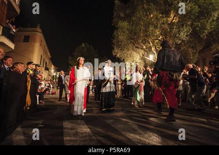 Baile del demonio y la beata, fiestas de la Beata, vinculadas con la beatificación de Sor Caterina Tomàs. Santa Margalida. Mallorca. Islas Baleares. España. Foto Stock