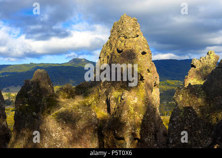 Una foto di Hanging Rock - popolare attrazione turistica in Macedon, Victoria, Australia. Foto Stock