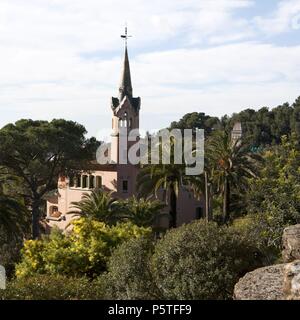 Parco Güell. Casa-Museo Gaudí, diseñada por Francesc Berenguer entre 1904 y 1906. Foto Stock