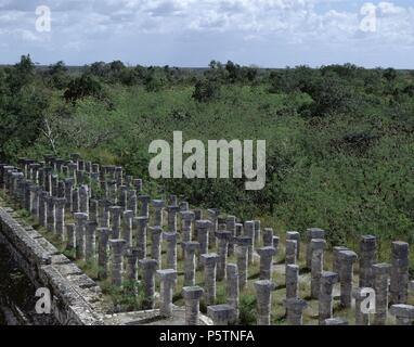 Il GRUPO DE LAS COLUMNAS MIL-TOLTECAS. Posizione: Il TEMPLO DE LAS COLUMNAS MIL, CHICHEN ITZA, CIUDAD DE MEXICO. Foto Stock