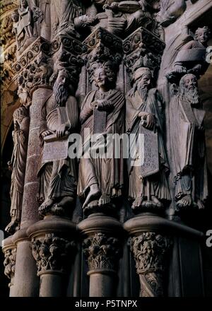 DETALLE DEL PILAR DE LOS PROFETAS DEL PORTICO DE LA GLORIA - SIGLO XII - ROMANICO ESPAÑOL. Autore: Maestro Mateo (c. 1150-c. 1200). Posizione: CATEDRAL-interno, SANTIAGO DE COMPOSTELA, A CORUÑA, Spagna. Foto Stock