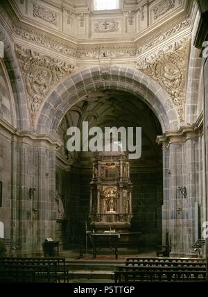 CAPILLA DEL lignum crucis CON LA RELIQUIA DEL MAYOR CONOCIDO TROZO DE LA CRUZ DE CRISTO- S XVIII. Autore: Maestro Plaza (XVIII sec.). Posizione: Monasterio de Santo Toribio, LIÉBANA, Spagna. Foto Stock