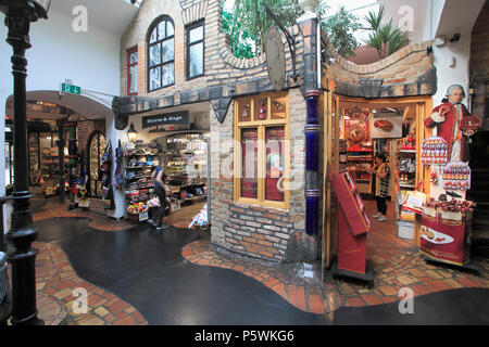 Austria, Vienna, Hundertwasser Village, negozi, Foto Stock