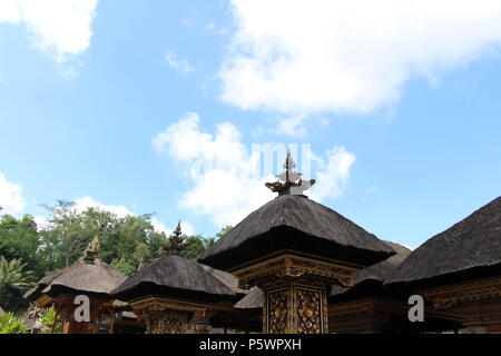 Circa Pura Tirta Empul acqua tempio complesso. Prese a Bali, luglio 2018. Foto Stock