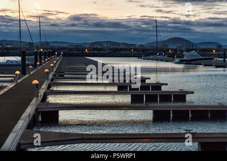 Porto di laredo al tramonto Foto Stock