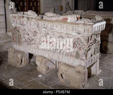 Sepultura del Infante Don Felipe HIJO DE Fernando III El Santo - SIGLO XIII - GOTICO ESPAÑOL. Posizione: Iglesia de Santa Maria la Blanca, VILLALCAZAR DE SIRGA, PALENCIA, Spagna. Foto Stock