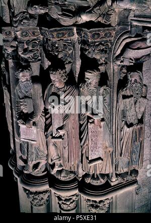 DETALLE DEL PILAR DE LOS PROFETAS DEL PORTICO DE LA GLORIA - SIGLO XII - ROMANICO ESPAÑOL. Autore: Maestro Mateo (c. 1150-c. 1200). Posizione: CATEDRAL-interno, SANTIAGO DE COMPOSTELA, A CORUÑA, Spagna. Foto Stock