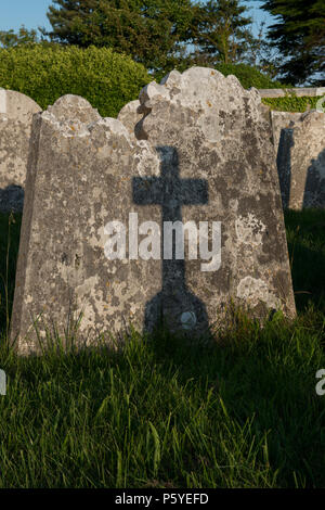 Il cimitero della Chiesa di San Giorgio sulla isola di Portland, Dorset. Foto Stock