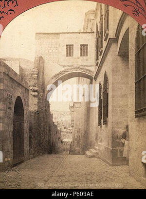 N/A. Inglese: l'Ecce Homo arco su Via Dolorosa a Gerusalemme, fotografata nel 1882 dal fotografo americano Edward Livingston Wilson. 1882. Edward Livingston Wilson (1838-1903) nomi alternativi Wilson, Edward Livingston Descrizione del fotografo americano Data di nascita e morte 4 Maggio 1838 23 giugno 1903 l'autorità di controllo Q :10857849 VIAF:72937484 ISNI:0000 0000 8264 5240 LCCN:N88067971 NLA:35612214 Aprire Libreria:OL2030812A WorldCat 537 Ewilson-ecce-omo-arch Foto Stock