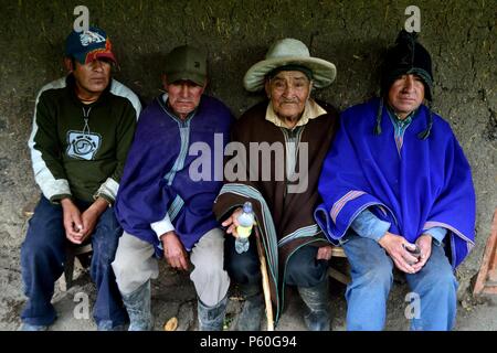 Agricoltore Cajas - CANCHAQUE ' Las Huaringas ' - HUANCABAMBA.. Dipartimento di Piura .PERÙ Foto Stock