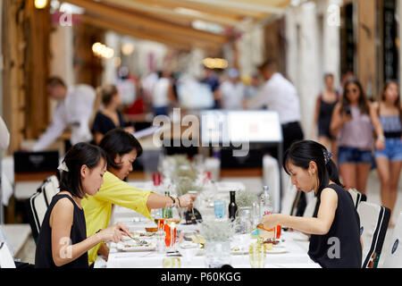 Cafe scene Dubrovnik Croazia Foto Stock