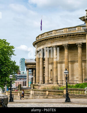 Esterno di Picton Sala Lettura, Vittoriano rotunda colonnato con colonne corinzie, progettato da Cornelio Sherlock, Liverpool, in Inghilterra, Regno Unito Foto Stock