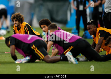 Kaliningrad, Russia, 27 giugno 2018. Marouane Fellaini del Belgio durante un Belgio una sessione di training, prima della loro 2018 Coppa del Mondo FIFA Gruppo G partita contro l'Inghilterra, a Kaliningrad Stadium il 27 giugno 2018 nella regione di Kaliningrad, Russia. (Foto di Daniel Chesterton/phcimages.com) Credit: Immagini di PHC/Alamy Live News Foto Stock