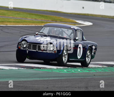 Allan Ross Jones, Daniel Ross Jones, Triumph TR4, GT e Sports Car Cup, HSCC, Silverstone Trofeo Internazionale di gara storica riunione, giugno 2018, auto Foto Stock