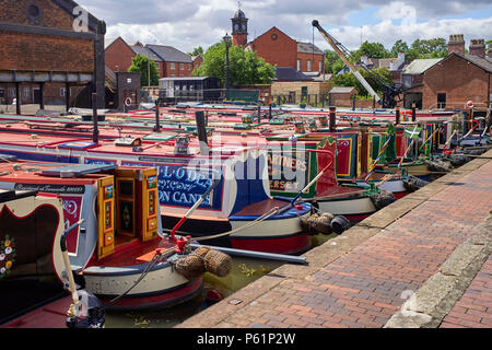 Russell Newbery propulsori barche in mostra presso il porto di Ellesemere boat museum Foto Stock