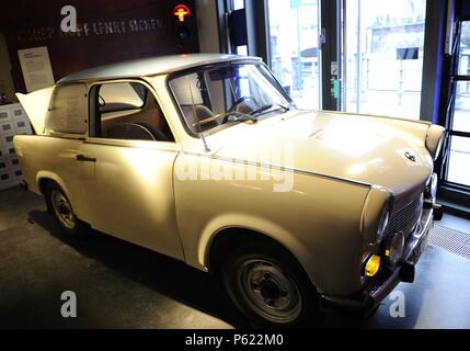 Trabant. Vettura prodotta in tedesco orientale auto maker VEB Sachsenring. Producction: 1957-1991. Museo della DDR. Berlino. Germania. Foto Stock