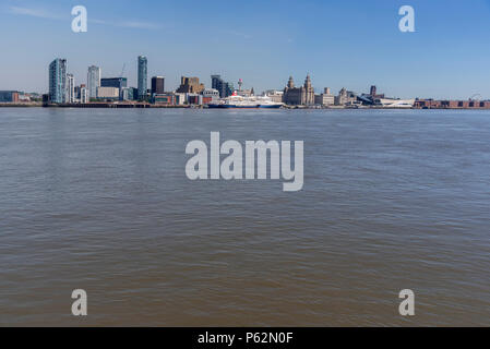 Crociera Black Watch a Liverpool pierhead cruise terminal. Foto Stock