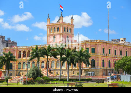 Palazzo Presidenziale ad Asuncion in Paraguay. Essa serve come luogo di lavoro per il presidente e il governo del Paraguay. Foto Stock