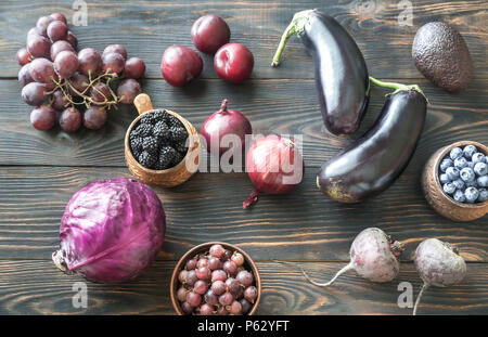 Viola la frutta e la verdura Foto Stock