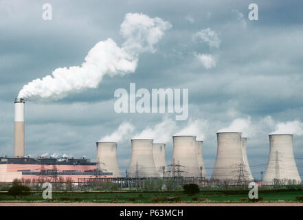 Per la produzione di energia elettrica a carbone sulla stazione di Trento river a Cottam, Nottinghamshire, Regno Unito Foto Stock