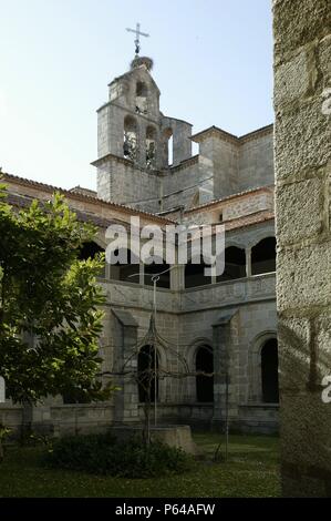 REAL Monasterio de Santo Tomas Y PALACIO DE LOS REYES CATOLICOS. CLAUSTRO DEL SILENCIO. Foto Stock