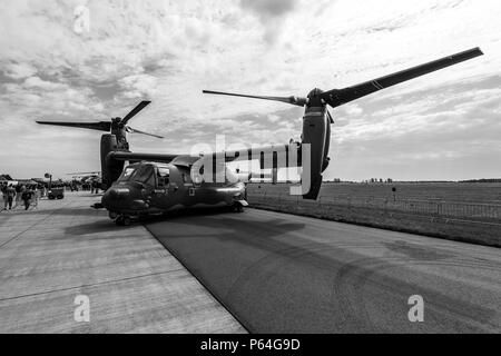 V/STOL i velivoli militari da trasporto Bell Boeing V-22 Osprey. US Air Force. In bianco e nero. Mostra ILA Berlin Air Show 2018 Foto Stock