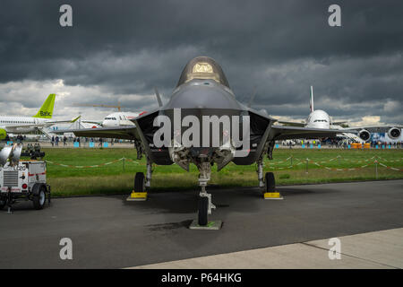 Berlino, Germania - 26 Aprile 2018: multirole Stealth Fighter Lockheed Martin F-35 Lightning II. US Air Force. Mostra ILA Berlin Air Show 2018 Foto Stock