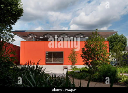 Progettato da Richard Rogers architetti, RIBA 2009 Stirling il vincitore del premio la cura del cancro Maggie's Centre di Hammersmith, London, Regno Unito Foto Stock
