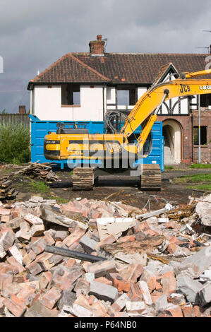 Consiglio case sono state demolite dopo le inondazioni in Carlisle Cumbria Regno Unito Foto Stock