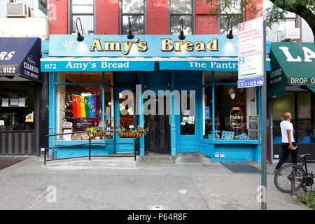 Amy's pane, 672 9 Ave, New York, NY. esterno alla vetrina di un panificio e cafe di Hells Kitchen quartiere di Manhattan. Foto Stock