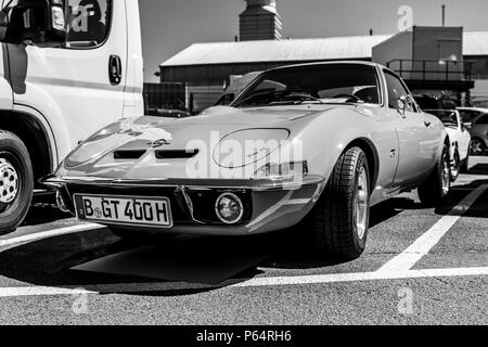 Berlino - Maggio 06, 2018: Sport Auto Opel GT. Oldtimertage Berlin-Brandenburg (31 Berlin-Brandenburg Oldtimer giorno). Foto Stock