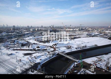 Stadio olimpico sito in costruzione sotto la neve, Febbraio 2009 Foto Stock