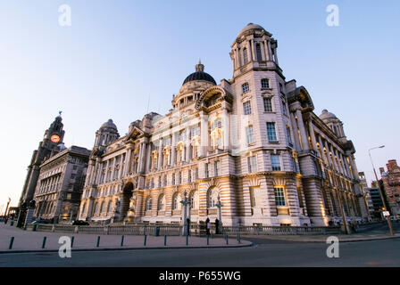 Angolo del porto di Liverpool edificio, Liverpool, Regno Unito Foto Stock
