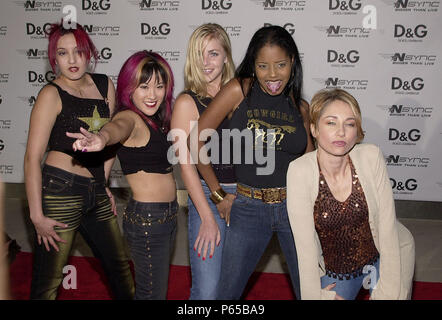 Shar Jackson (il Moesha e cantante di MPLUZ) con il suo gruppo MPLUZ arrivando alla prima mondiale di "N'Sync' più grande di vivere il concerto film presso il California Science Center IMAX Theatre di Los Angeles. 3/30/2001 © Tsuni - MPULZ JacksonShar26.jpgMPULZ JacksonShar26 evento nella vita di Hollywood - California, tappeto rosso Evento, STATI UNITI D'AMERICA, industria cinematografica, celebrità, fotografia, Bestof, arte cultura e intrattenimento, Topix celebrità moda, migliori della vita di Hollywood, evento in Foto Stock