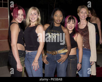 Shar Jackson (il Moesha e cantante di MPLUZ) con il suo gruppo MPLUZ arrivando alla prima mondiale di "N'Sync' più grande di vivere il concerto film presso il California Science Center IMAX Theatre di Los Angeles. 3/30/2001 © Tsuni - MPULZ SharJackson02.jpgMPULZ SharJackson02 evento nella vita di Hollywood - California, tappeto rosso Evento, STATI UNITI D'AMERICA, industria cinematografica, celebrità, fotografia, Bestof, arte cultura e intrattenimento, Topix celebrità moda, migliori della vita di Hollywood, evento in Foto Stock