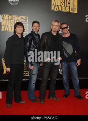 Nickelback - 2008 American Music Awards presso il Nokia Theatre di Los Angeles - Nickelback 99.jpgNickelback 99 evento nella vita di Hollywood - California, tappeto rosso Evento, STATI UNITI D'AMERICA, industria cinematografica, celebrità, fotografia, Bestof, arte cultura e intrattenimento, Topix celebrità moda, migliori della vita di Hollywood, evento nella vita di Hollywood - California, moquette rossa e dietro le quinte, ,arti della cultura e del divertimento, fotografia, inchiesta tsuni@Gamma-USA.com , Musica celebrità, musicista, Music Group, 2000 a 2009 Foto Stock