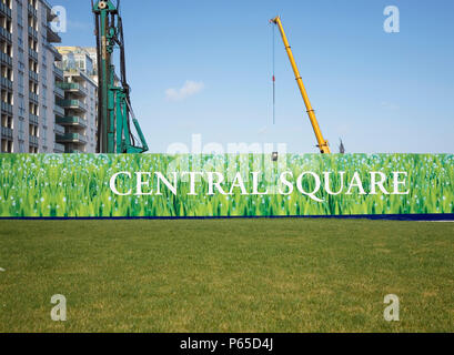 La piazza centrale di uso misto, sviluppo Spencer Dock, sviluppo di Dublino 2008 Foto Stock