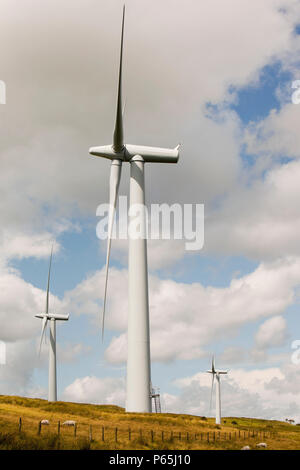 Le turbine eoliche a Lambrigg fattoria eolica, di proprietà di npower, vicino Sedburgh, Cumbria, Regno Unito. Foto Stock